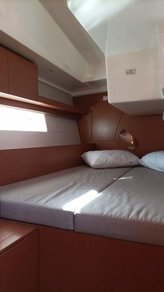 Book yachts online - sailboat - Bavaria C45 - LEGO - rent