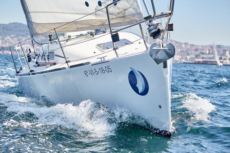 Book yachts online - sailboat - Elan 31 Performance - Sailway Tres - rent