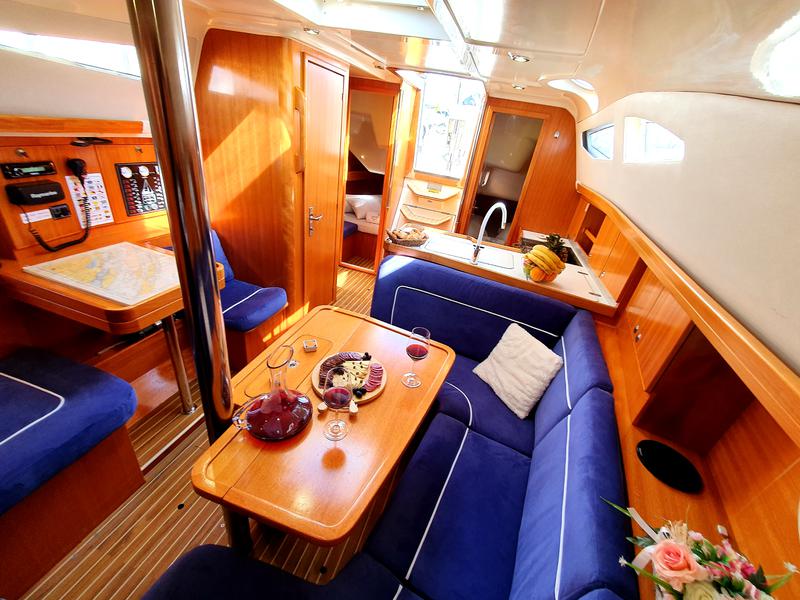 Book yachts online - sailboat - Elan 344 Impression - Vita I - rent