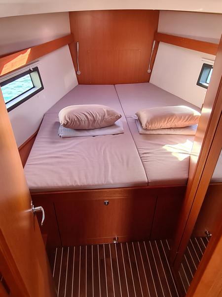 Book yachts online - sailboat - Bavaria  C42 - Melia - rent
