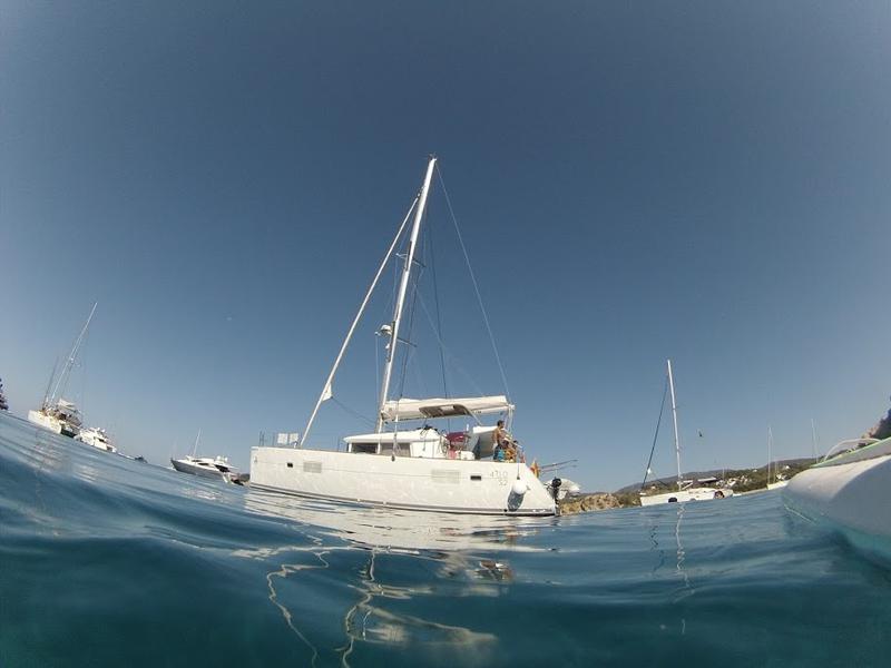 Book yachts online - catamaran - Lagoon 400 S2 - NAILAH - rent