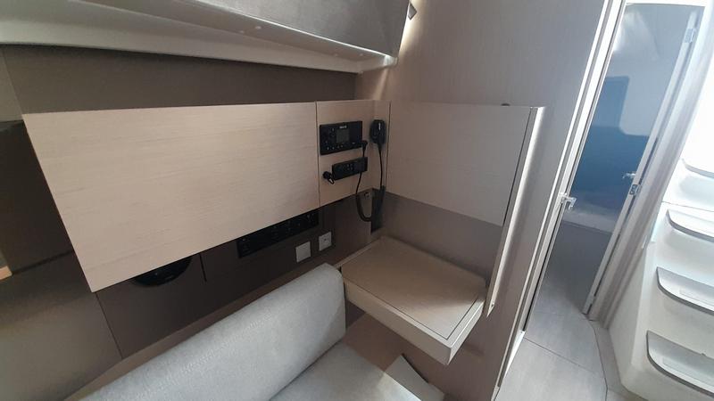 Book yachts online - sailboat - Oceanis 38.1 - TRITON - rent