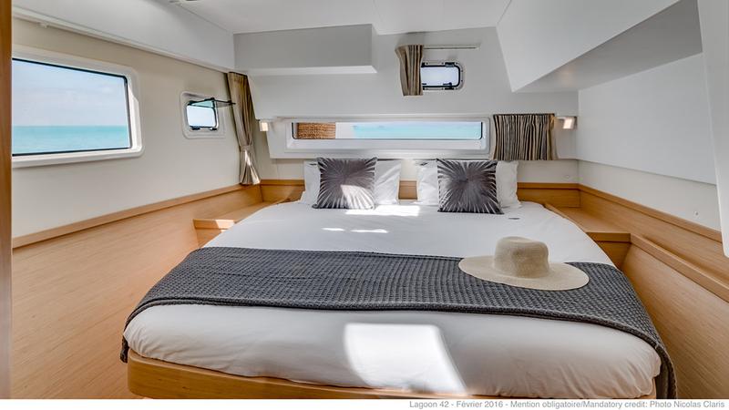 Book yachts online - catamaran - Sunsail Lagoon 424 - Sunsail Lagoon 424 (2020) - rent