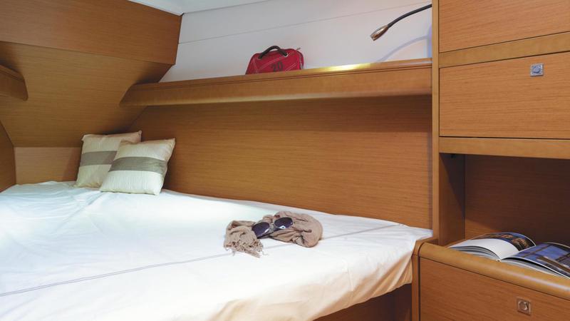 Book yachts online - sailboat - Sunsail 38 - Sunsail 38 (2019) - rent