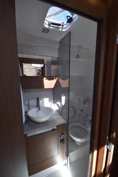 Book yachts online - motorboat - Cap Camarat 10.5 WA - 272679 CK - rent
