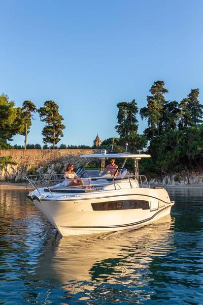 Book yachts online - motorboat - Cap Camarat 10.5 WA - 272679 CK - rent