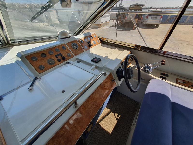 Book yachts online - motorboat - Squadron 50 - ZEN - rent