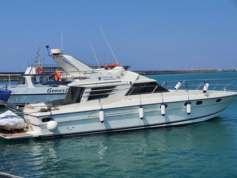 Book yachts online - motorboat - Squadron 50 - ZEN - rent