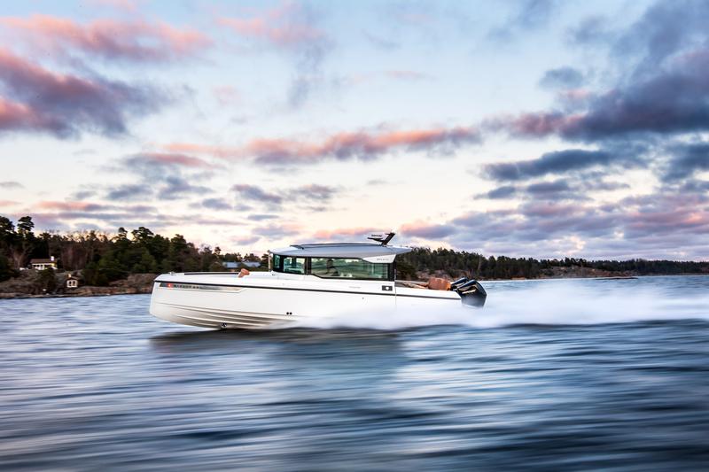 Book yachts online - motorboat - Saxdor 320 GTC - Saxdor 320 GTC (2023) - rent
