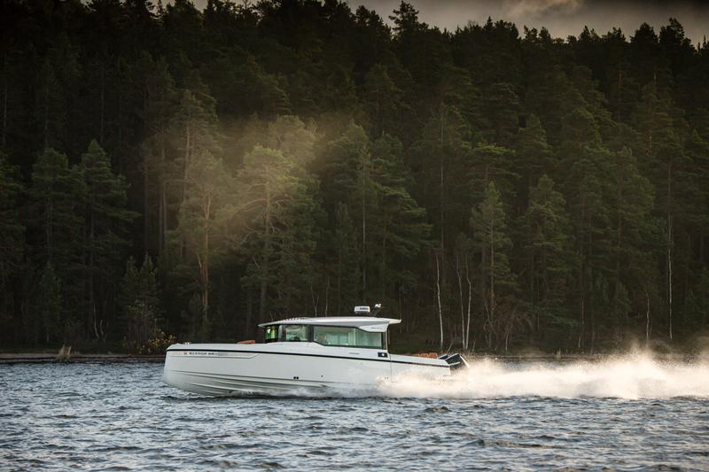 Book yachts online - motorboat - Saxdor 320 GTC - Saxdor 320 GTC (2023) - rent