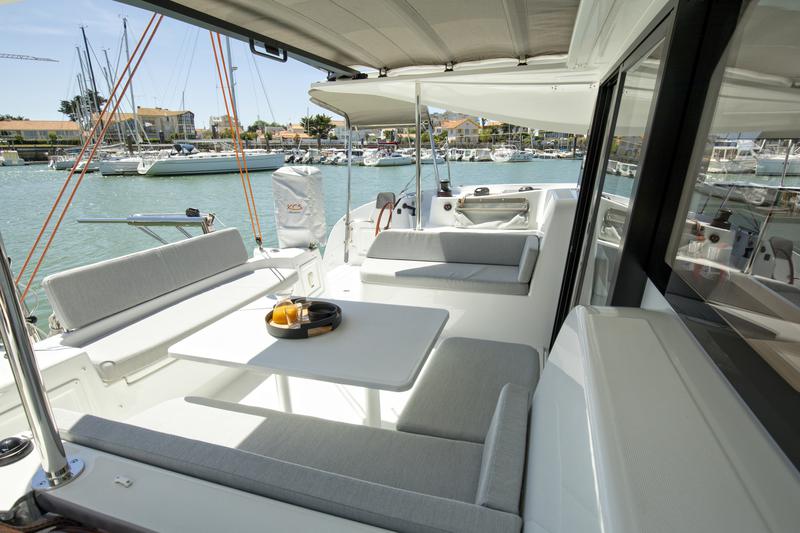 Book yachts online - catamaran - Excess 11 - Happy - rent