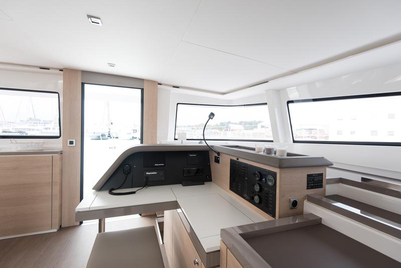 Book yachts online - catamaran - Bali 5.4 4 cab - 2 OCEANS - rent