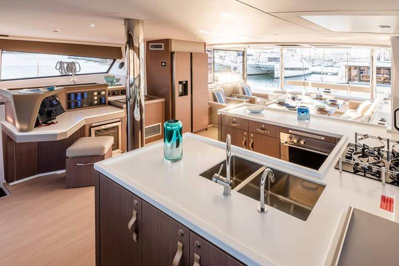 Book yachts online - catamaran - Bali 5.4 4 cab - 2 OCEANS - rent