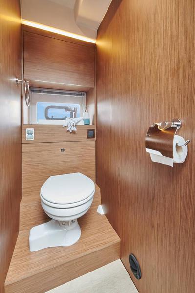 Book yachts online - motorboat - Jeanneau NC 37 - Aurora - rent