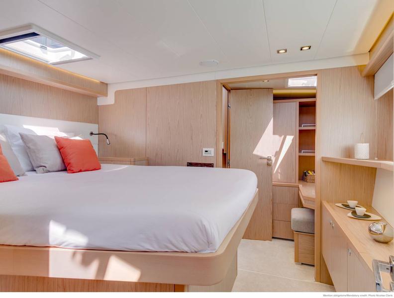 Book yachts online - catamaran - Lagoon 52 - Takamaka - rent