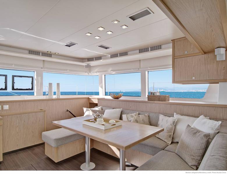Book yachts online - catamaran - Lagoon 52 - Takamaka - rent