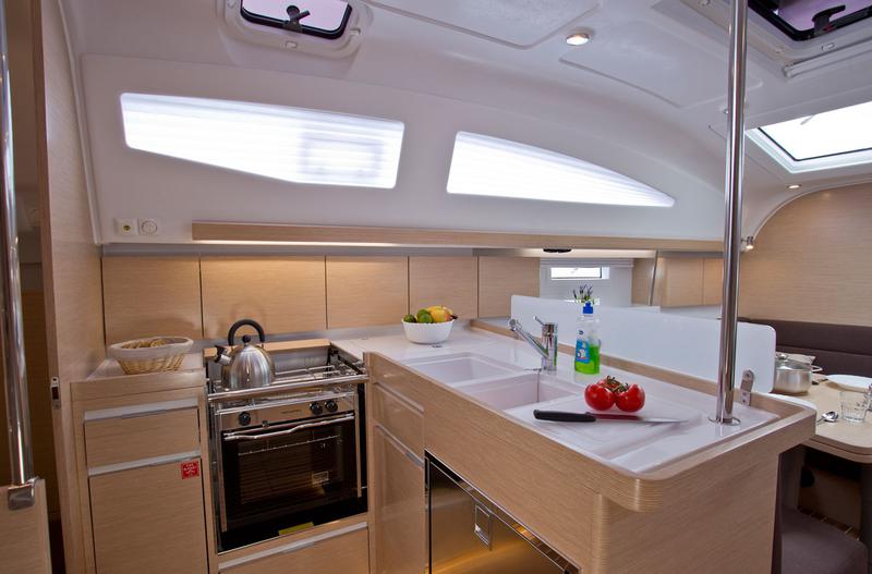 Book yachts online - sailboat - Elan Impression 40 - Silente - rent