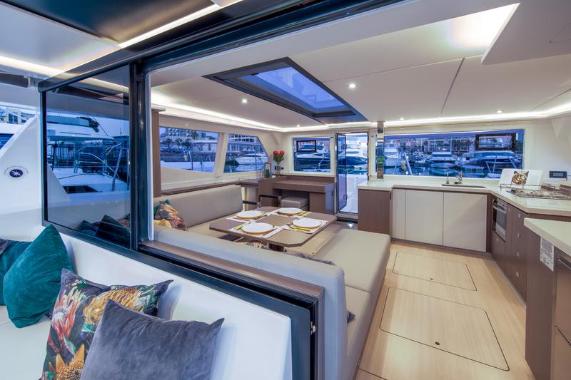 Book yachts online - catamaran - Leopard 45 - Manaphy - rent