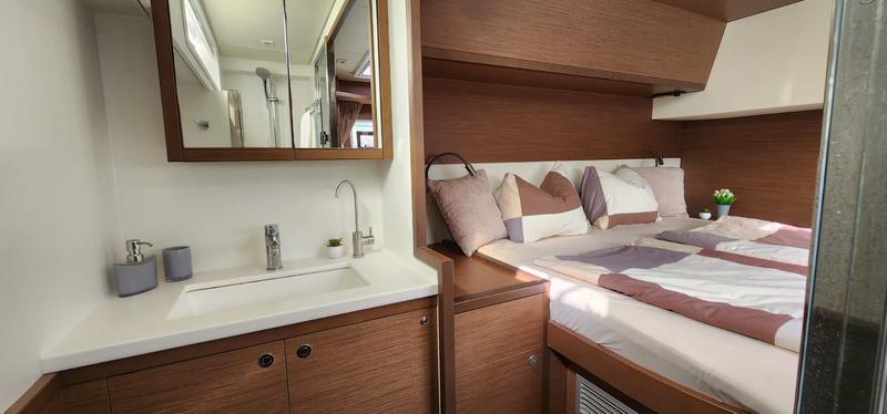 Book yachts online - catamaran - Lagoon 52F - Tamiro - rent