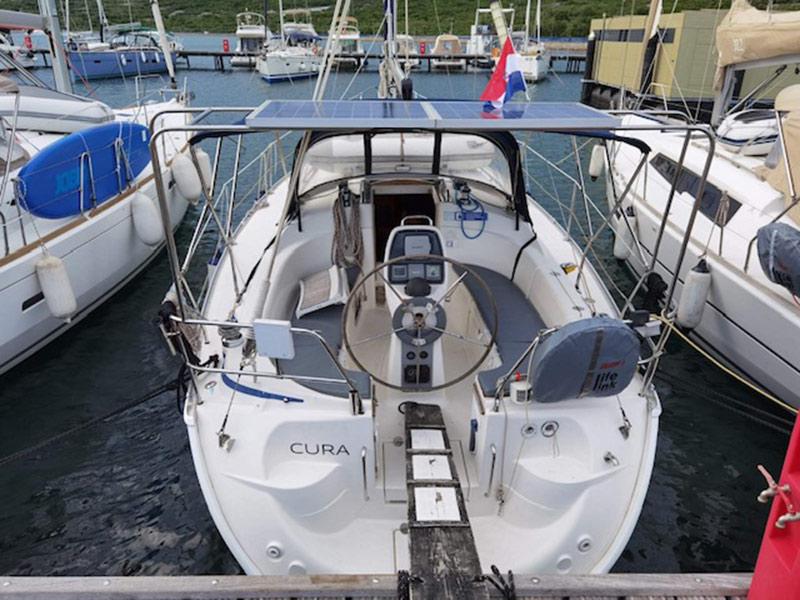 Book yachts online - sailboat - Bavaria 33 Cruiser - Cura - rent