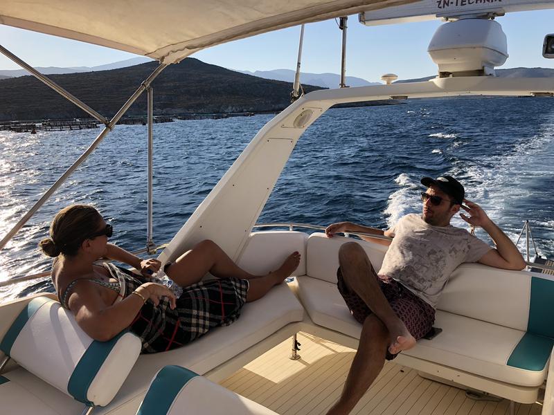 Book yachts online - motorboat - Princess 45 - Summer Love - rent