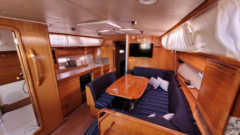 Book yachts online - sailboat - Bavaria 40 - Black Pearl - rent