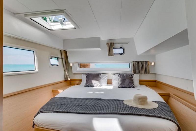 Book yachts online - catamaran - Lagoon 42 - Nami - rent
