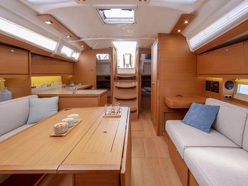 Book yachts online - sailboat - Dufour 390 Grand Large - Coco de Mer - rent
