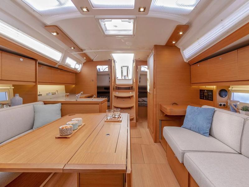 Book yachts online - sailboat - Dufour 390 Grand Large - Melomaxi II - rent