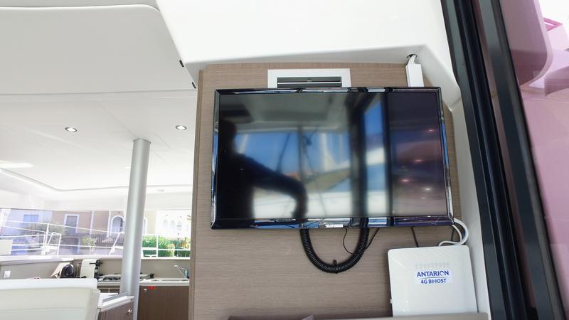 Book yachts online - catamaran - Bali 4.1 - Malea IV - rent