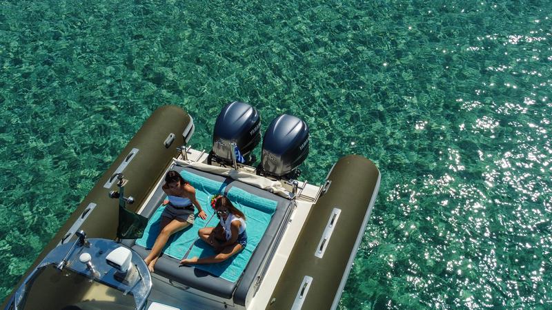 Book yachts online - motorboat - Seawater Smeralda 320 - YOLO - rent