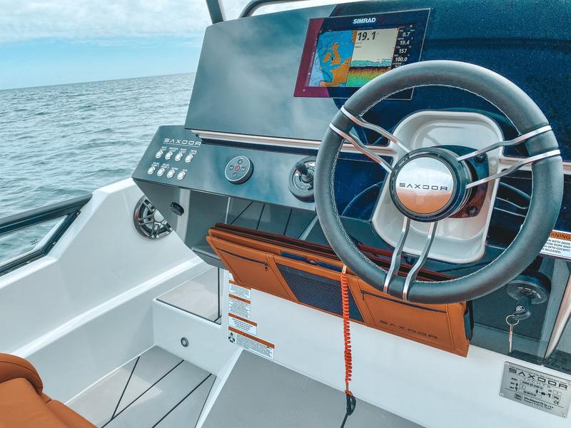 Book yachts online - motorboat - Saxdor 200 Pro Sport - Blue Notos - rent