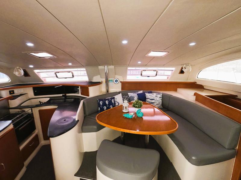 Book yachts online - catamaran - Leopard 43 - Vira Seyyah - rent