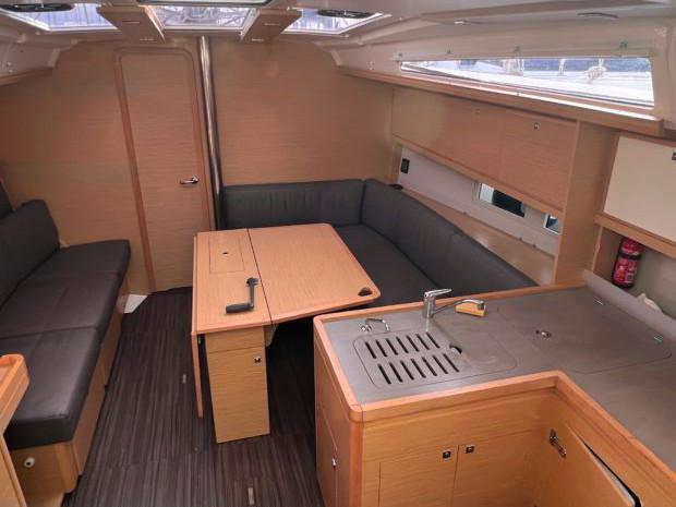 Book yachts online - sailboat - Dufour 390 - Cyrgric 4 - rent