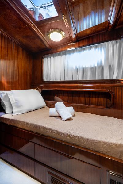Book yachts online - other - CCYD 85 - Spirit L - rent