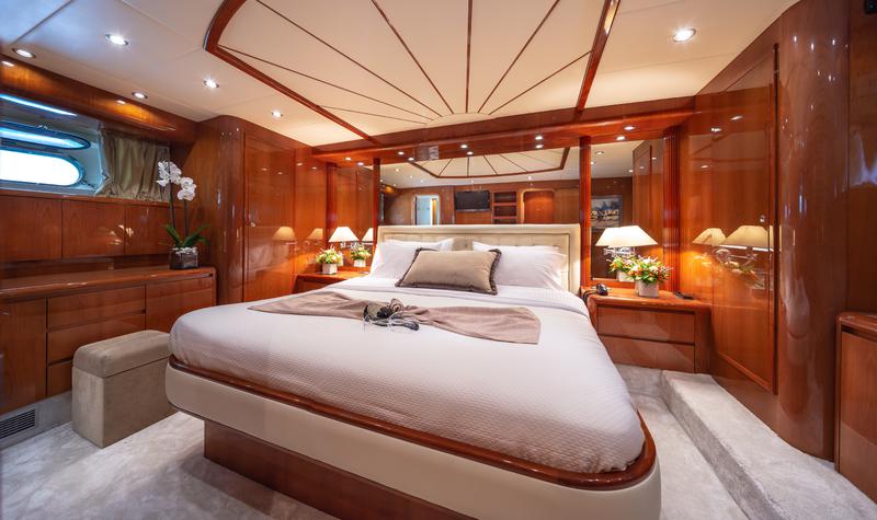 Book yachts online - motorboat - Falcon 86 - Efmaria - rent