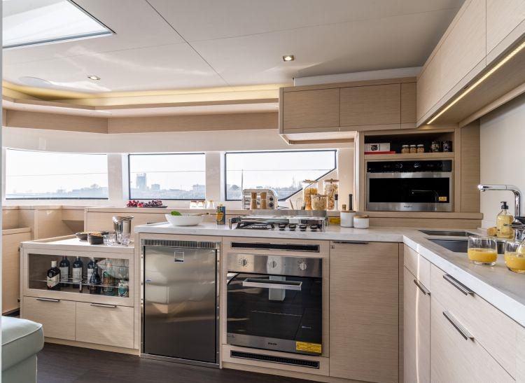 Book yachts online - catamaran - Lagoon 55 - Hydrus - rent