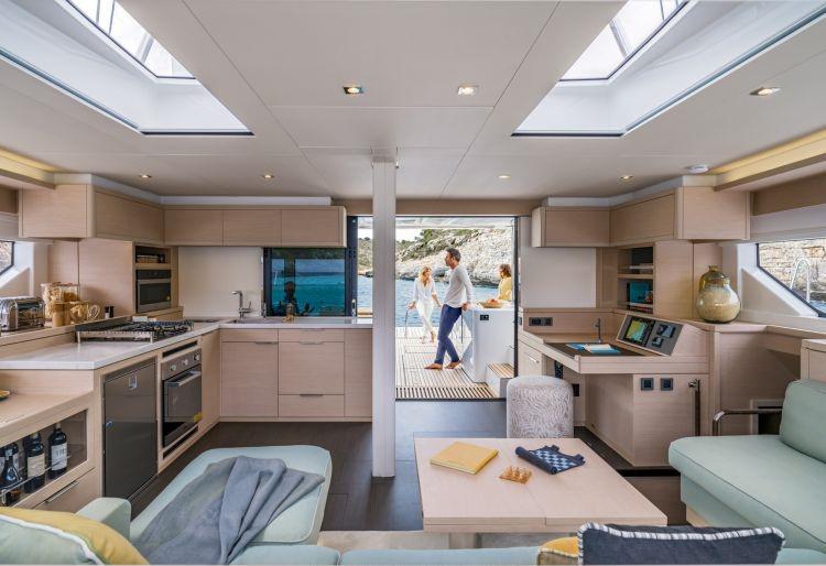 Book yachts online - catamaran - Lagoon 55 - Hydrus - rent