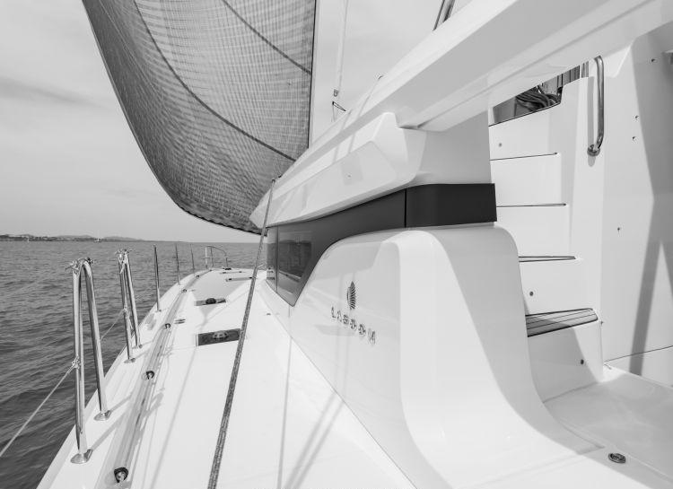 Book yachts online - catamaran - Lagoon 55 - Hydrus - rent