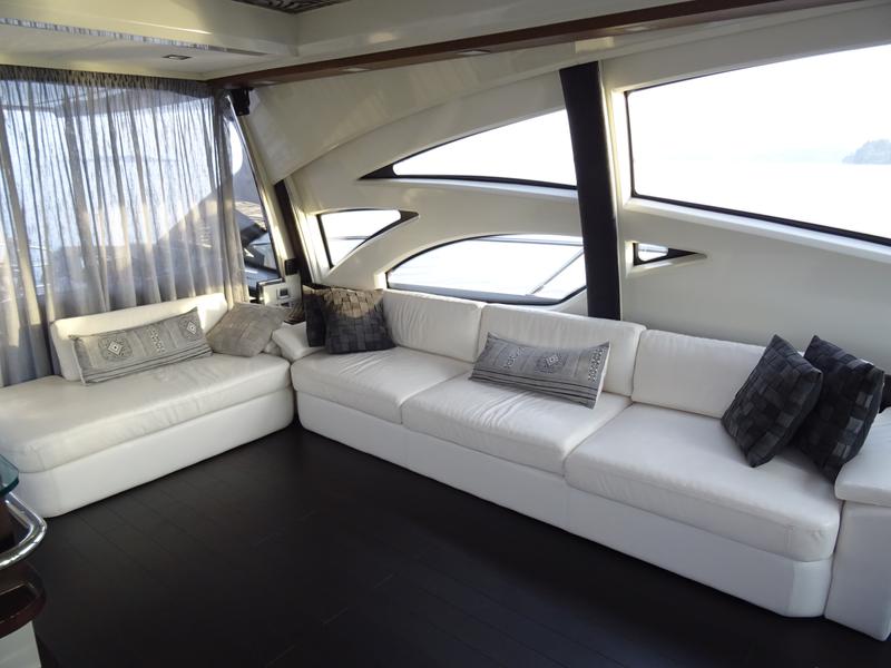 Book yachts online - motorboat - Azimut 86 - Super Toy - rent