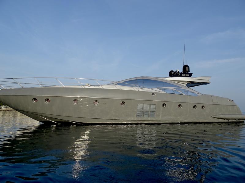 Book yachts online - motorboat - Azimut 86 - Super Toy - rent