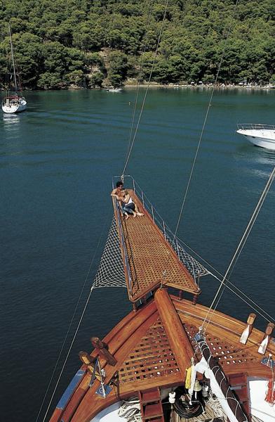 Book yachts online - other - Custom Motor Sailer 124' - Matina - rent