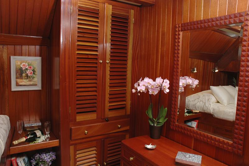 Book yachts online - other - Custom Motor Sailer 124' - Matina - rent