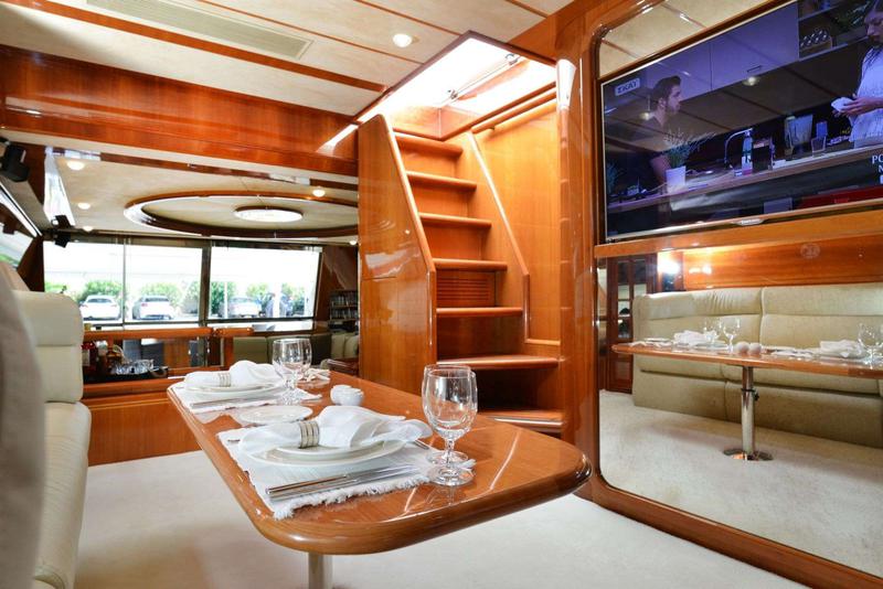Book yachts online - motorboat - Ferretti 80 - Kentavros II - rent