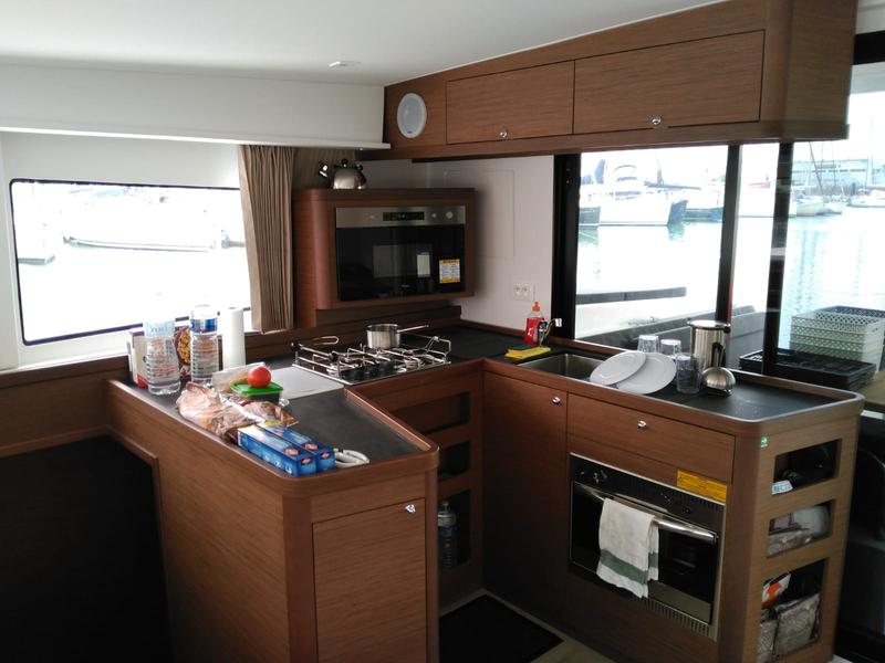 Book yachts online - catamaran - Lagoon 42 Premium A/C - Estella  - rent