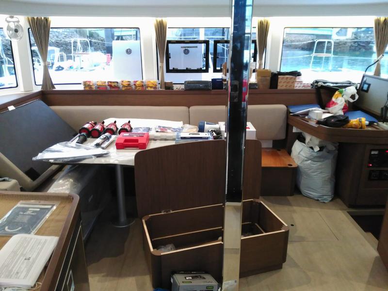 Book yachts online - catamaran - Lagoon 42 Premium A/C - Affligem - rent