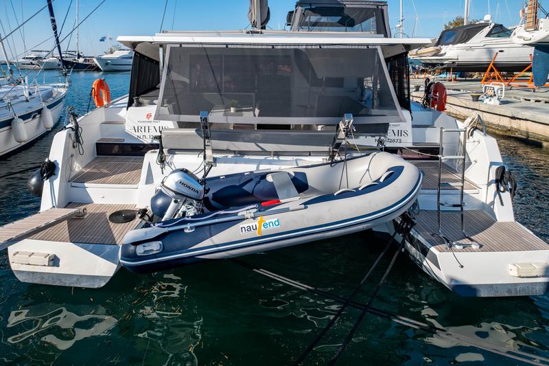 Book yachts online - catamaran - Fountaine Pajot Isla 40 - Artemis - rent