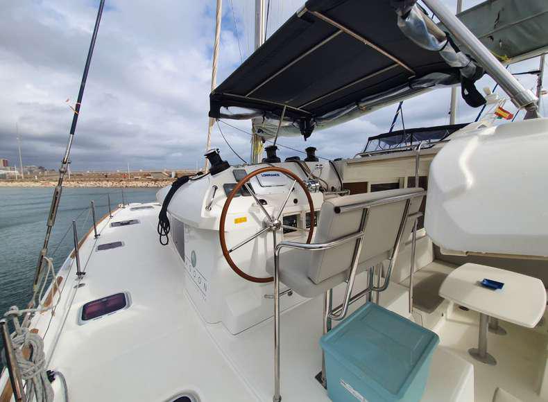 Book yachts online - catamaran - Lagoon 400 - Mia - rent