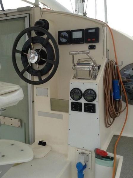 Book yachts online - catamaran - Antigua 37 - Pleione - rent