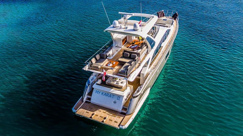 Book yachts online - motorboat - Azimut 66 Fly - My Karat II - rent